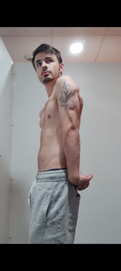 Screenshot_2023-09-27-16-54-18-732_com.miui.gallery