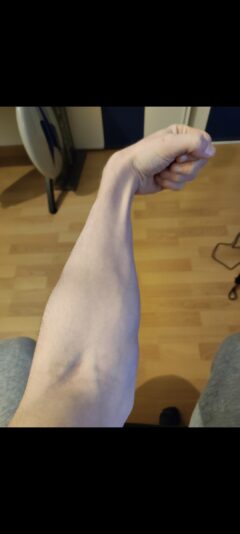 Screenshot_2024-02-08-07-18-45-890_com.miui.gallery